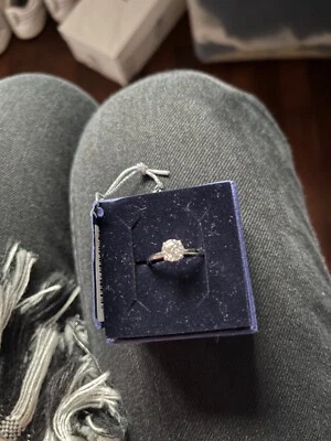 swarovski anello indossato solo un giorno,come nuovo - Immagine 1 di 4