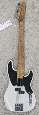 Bajo de precisión Fender Mike Dirnt Signature usado en carretera, blanco rubio con estuche Foto 1 de 4
