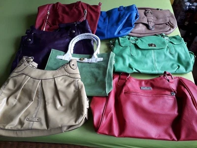 8 x neuw. modische Damen Handtaschen Konvolut groß Henkel z. Umhängen u. Tragen - Bild 1 von 4