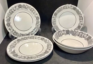 6 STÜCK GRINDLEY IRONSTONE MANITOU 3 BROT- & BUTTERTELLER & 3 MÜSLISCHALEN ZWIEBELN + - Bild 1 von 8