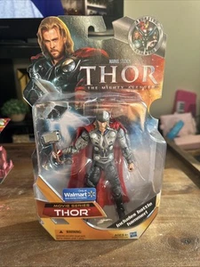Hasbro Marvel Movie Series 2011 6” exclusivo de Walmart Mighty Avenger Thor - Imagen 1 de 4