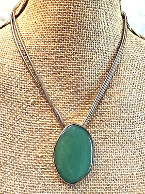 Collar Stella & Dot Piedra Semipreciosa Colgante Verde 21" Hilos Chapados en Oro Foto 1 de 4