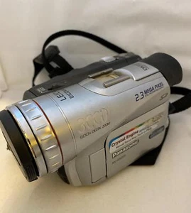 Panasonic 3CCD MiniDV Camcorder 10x Zoom - Video Transfer - VGC (PV-GS200P-S) - Picture 1 of 4