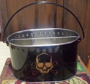 TOTENKOPF UND GEKREUZTE KNOCHEN GETRÄNKETRAGEEIMER ABLAGE - Bild 1 von 3