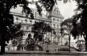 1928 Vintage AP Photo entrance at the New York State Capitol Building at Albany - Picture 1 of 2