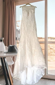 Oleg Cassini Sleeveless Lace Mermaid Wedding Dress Ivory Size 10 - Picture 1 of 10