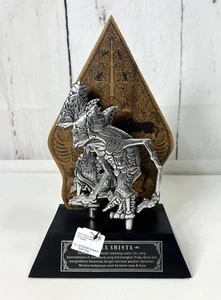 RARE INDONESIAN "WAYANG" RAMA & SHINTA CAST ALUMINUM SHADOW PUPPET WOODEN STAND - Picture 1 of 13