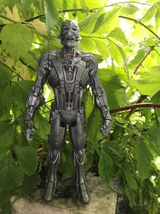 👿 Figurine Ultron électronique Lumineux Et Sonore 2015 Marvel Hasbro H 30 Cm - Foto 1 di 7