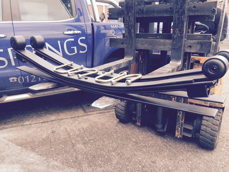 FORD TRANSIT MK 8 2013 ON 3+1 76MM WIDE SPRINGS X 2 - VERY HEAVY DUTY + U BOLTS  - Image 1 of 1