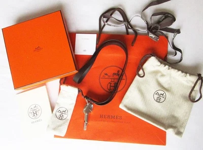 NUEVO HERMÈS Collar Silbato Cheval Chapado en Paladio en Correa de Piel de Becerro Noir Epsom Foto 1 de 4