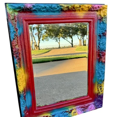 Espejo de pared colorido de madera floral pintado a mano: decoración bohemia de los años 60 Foto 1 de 4