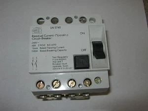 MK ELECTRIC LN 5740 40 AMP 30mA RCD BS 4293 CIRCUIT BREAKER - Picture 1 of 1