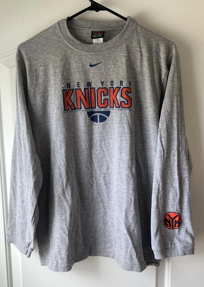 Camisa Nike NY New York Knicks Vintage Juvenil XL 20 Gris Naranja Manga Larga Logo Foto 1 de 4