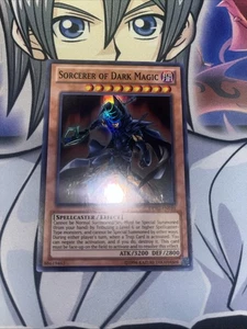 Zauberer der Dunklen Magie - Super Rare DPYG-DE010 - NM - YuGiOh - Bild 1 von 2