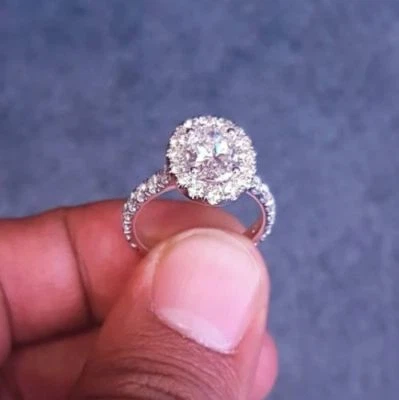 Genuine 1.75 Ct Oval Cut Natural Diamond Engagement Halo Ring F,VS2 GIA Platinum - Image 1 of 4