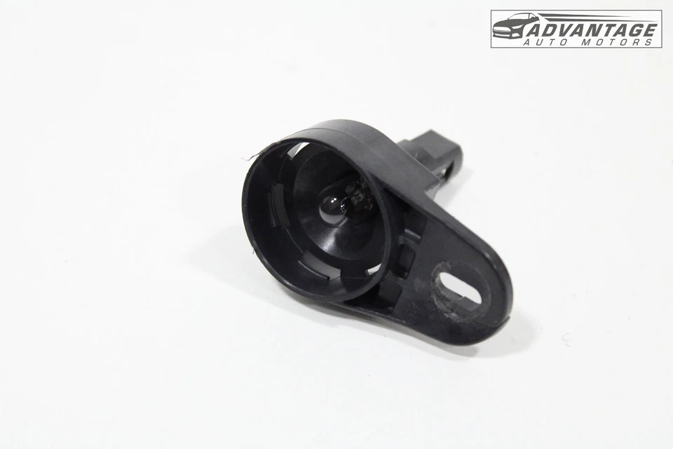 2001-21 JEEP GRAND CHEROKEE DASHBOARD INSTRUMENT PANEL COURTESY LIGHT LAMP - Image 1 of 4