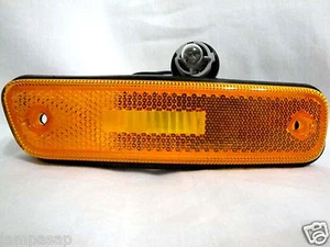 Front Side Marker Parking Light Lamp Passenger Side Fit 1999-2005 Grand Vitara - Picture 1 of 3