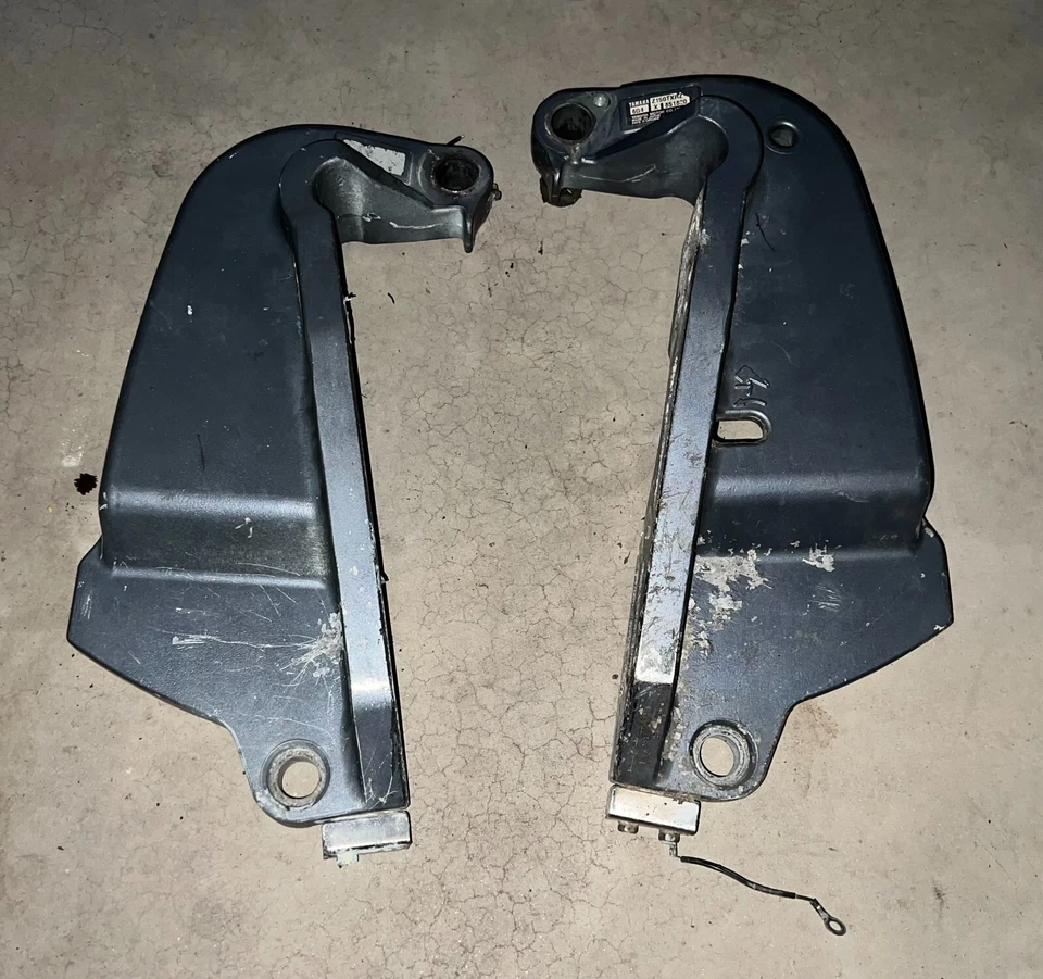 Soportes de abrazadera de 2 tiempos Yamaha 150 HP HPDI PN 64E-43111-02-8D para 1996-2001 Foto 1 de 3