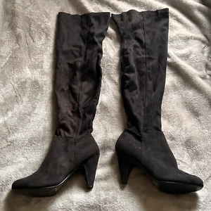 Botas hasta el muslo Qupid de gamuza sintética negras para mujer talla 6,5 - Imagen 1 de 9