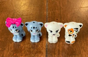 Lego Friends, Four Parrots, Two White and Two Gray, One Centimeter Long - Picture 1 of 6
