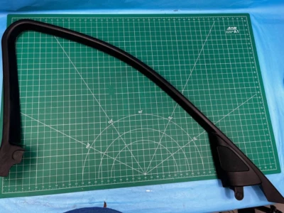 BMW 328i F30 2012-2016 puerta delantera izquierda ventana altavoz moldura OEM 7259383 Foto 1 de 4