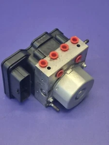 Bloc hydraulique de l'unité de commande ABS d'origine Suzuki 5611068LA0 - Foto 1 di 5