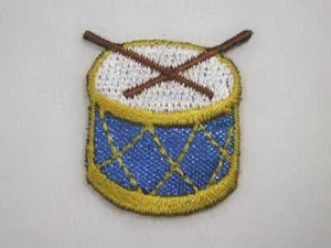 Caja azul bordada hierro en parche 1 pulgada - Imagen 1 de 1