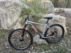 GW alligator mountain bike - Picture 1 of 2