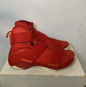 Nike Lebron Soldier 10 Lux University rot weiß 911306-600 Herren Größe 10 - Bild 1 von 3