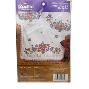 Bucilla Cómoda Bufanda Tapete Set Estampado Punto de Cruz Kit Encaje Floral Jardín De Colección - Imagen 1 de 6