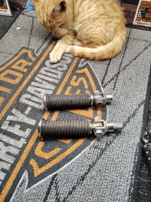 Chrome Tip Harley-Davidson Highway Foot Pegs Off 2001 Heritage Softail — 第 1/4 张图片