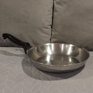 Chef's Ware 10.5" French Omelette Pan Aluminum Core T-304 Stainless Steel - Picture 1 of 12