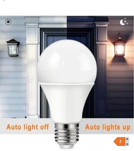 LAMPADA E27 LAMPADINA LED 10W CON SENSORE CREPUSCOLARE RISPARMIO ENERGETICO - Foto 1 di 7