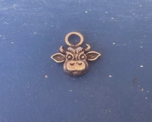 BAUERNHOFTIER SCHMUCK 2 KUH ZINN CHARMS ALLE NEU. - Bild 1 von 1