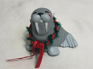 1988 Hallmark Keepsake Ornament Jolly Walrus Christmas Wreath NO BOX 2" #1984 - Picture 1 of 6