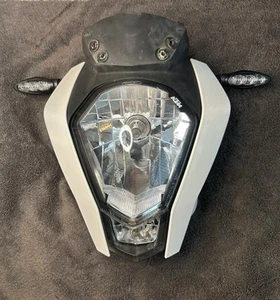 Genuine KTM Duke 390 2013-2016 Headlight Assembly With Indicators/Cowl/backing - Picture 1 of 24