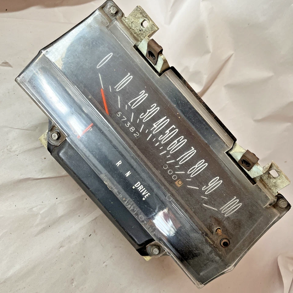 Cadillac Seville 1976-1979 velocímetro piezas no probadas 57 k Foto 1 de 4