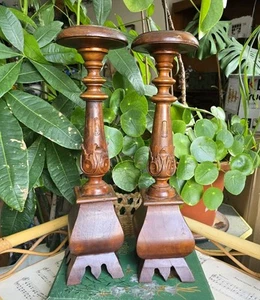 Candelabros de piso vintage de madera tallada hojas de acanto X2 casa de campo rústica 43 cm - Imagen 1 de 17