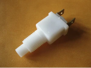 ROVER SD1 2300, 2600 (77-) ROVER SD1 3500 V8 (78-)NEW BRAKE LIGHT SWITCH  -51590 - Picture 1 of 3