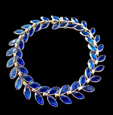 COLLAR CORONA TRIFARI CHAPADO EN ORO ZAFIRO CRISTAL AZUL PÉTALOS FLORALES 13,75" AÑOS 40 Foto 1 de 4