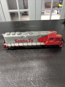 Locomotora Santa Fe Bachmann escala HO 6067 de colección probada funciona + luces - Imagen 1 de 7