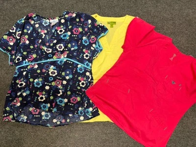 Lot of 3  Womens Medical (Sb / crocs / Med Co)  Scrub Tops Sz Xl - Image 1 of 4