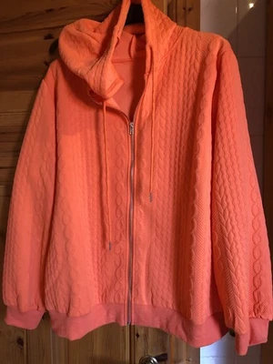 Sweatshirtjacke mit Struktur und Kapuze Neu!!! - Bild 1 von 3