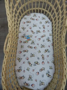 Bassinet Fitted Sheet Winnie The Pooh Hunny Pots 100% Cotton Fits 90x50x3cm - Picture 1 of 2