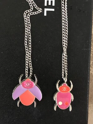 Juego de pulsera collar Ladybug CC esmalte plata Chanel Foto 1 de 4