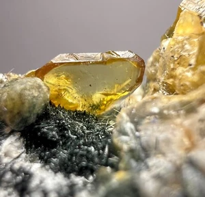 50 GM Sphene Combined Aegirine & Calcite Crystals Specimen From Pakistan - Picture 1 of 13
