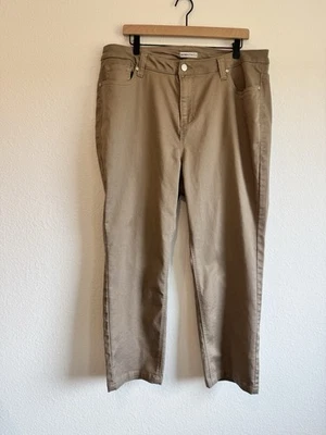 Calça elástica feminina Catherines marrom acetinado tornozelo perna reta 20W pequena - Imagem 1 de 4