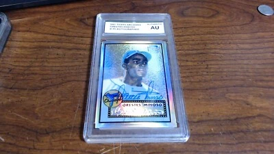 2001 Topps Archives Reserve Minnie Minoso Refractor On Card Auto Autograph RARE - Image 1 of 4