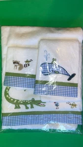 Pottery Barn Kids Jordan Towel Set-NIP - Picture 1 of 2