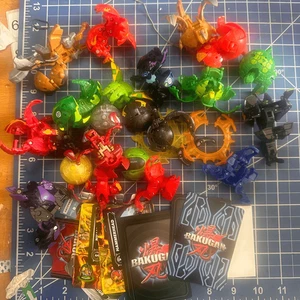 Bakugan Battle Brawlers Actionfigur Spielfiguren 18 Stück plus Karten. 182 - Bild 1 von 1